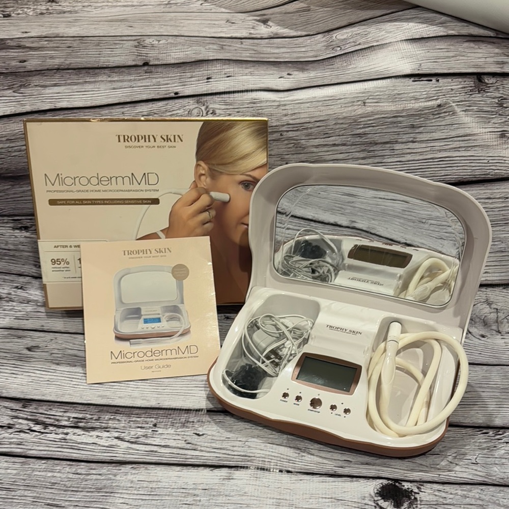 MicrodermMD Skincare Tool - White